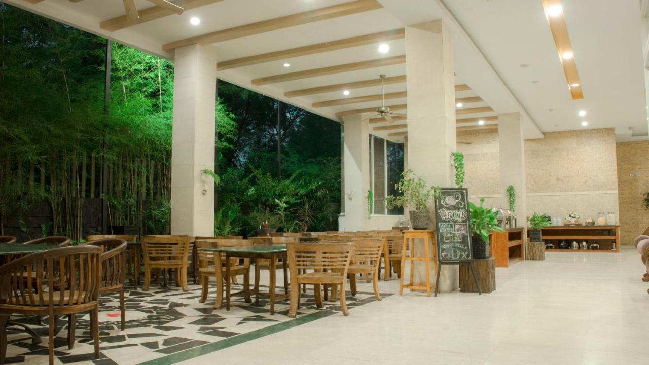 Marilyn Hotel Serpong Eksteriør billede