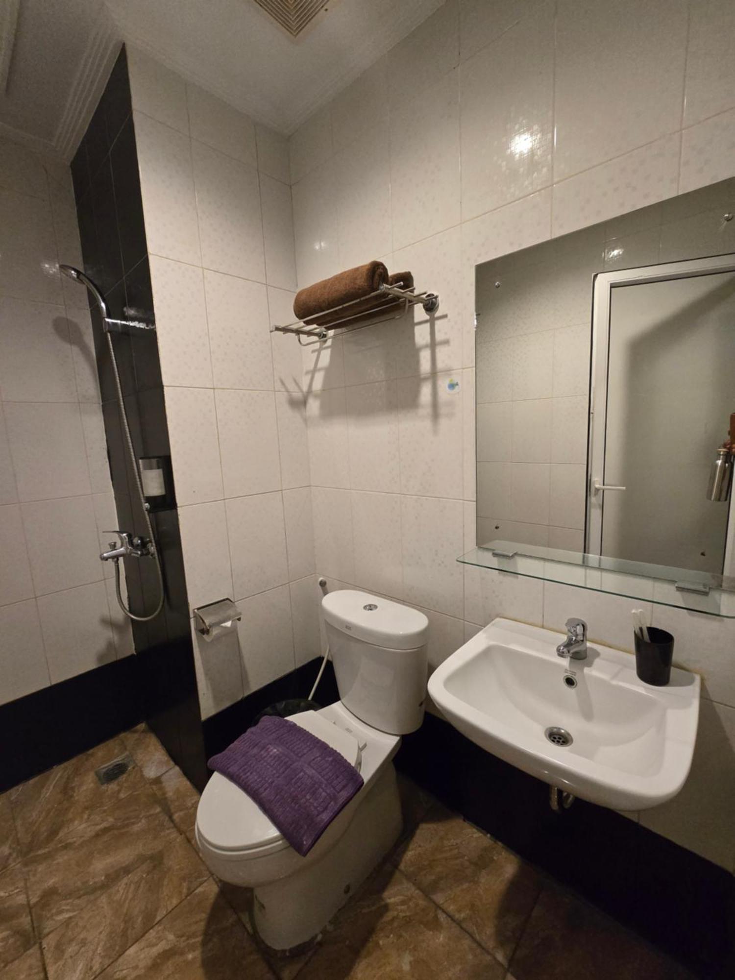 Marilyn Hotel Serpong Eksteriør billede