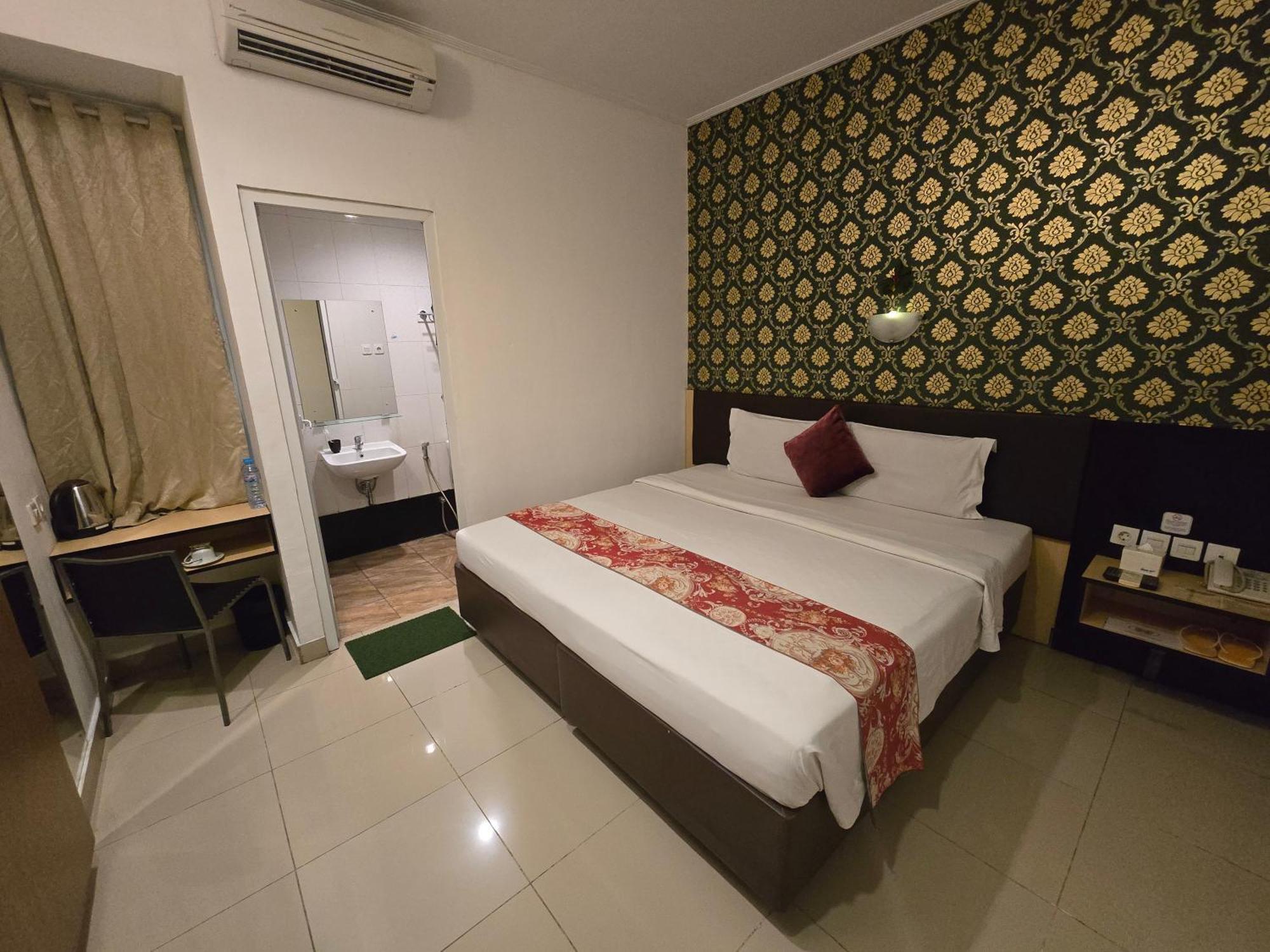 Marilyn Hotel Serpong Eksteriør billede