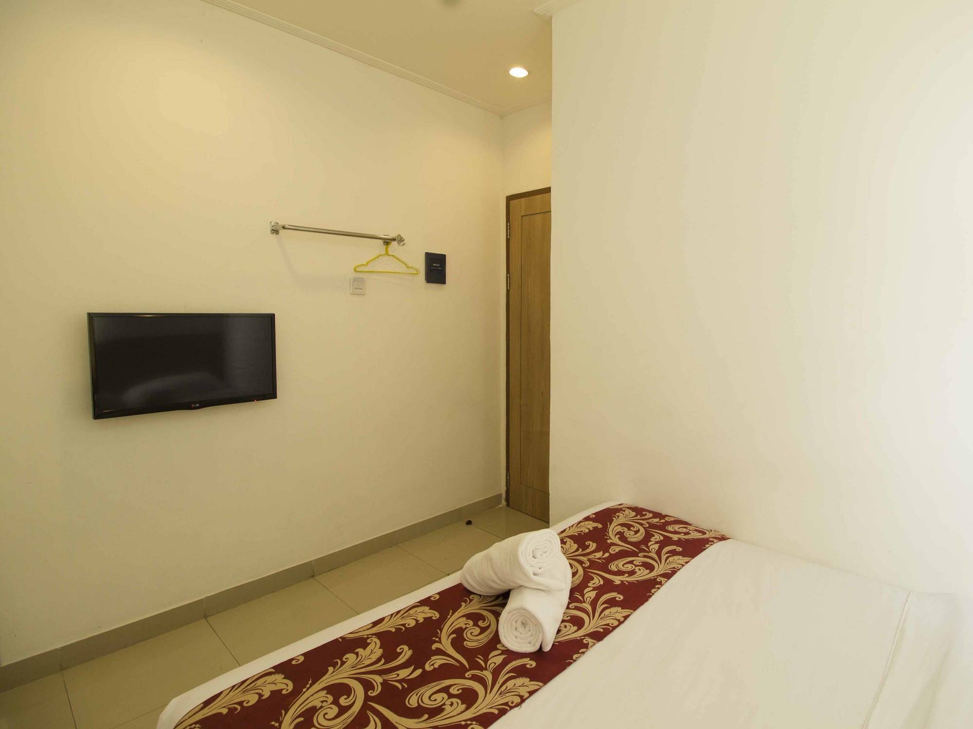 Marilyn Hotel Serpong Eksteriør billede